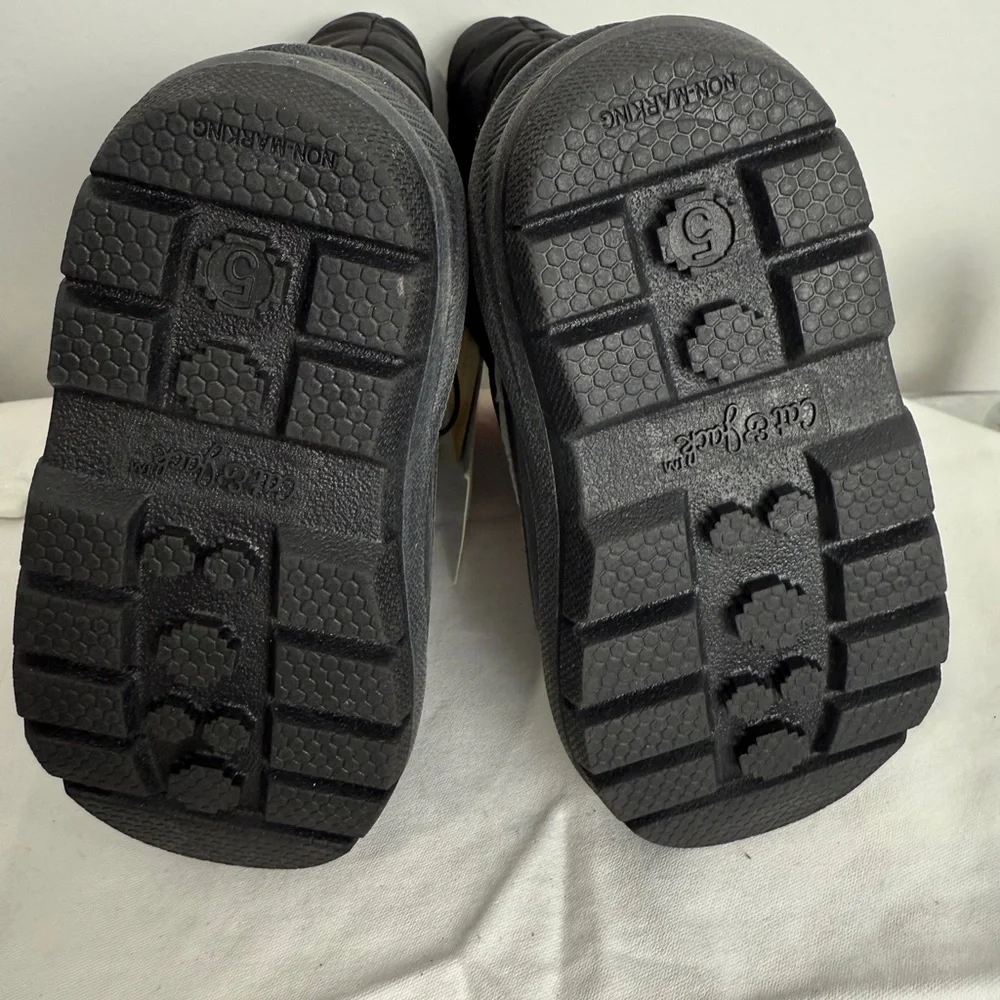 Cat & Jack Black‎ and Gray Kids Snow Boots